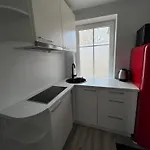 Small شقة تالين